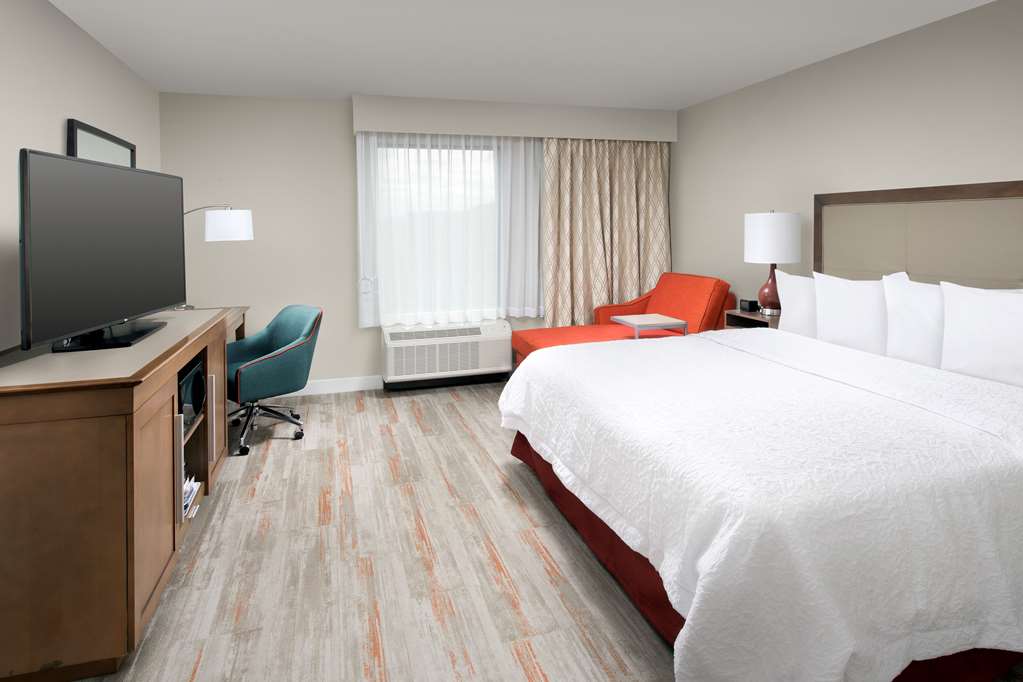 Hampton Inn & Suites San Antonio Lackland AFB SeaWorld photo 3