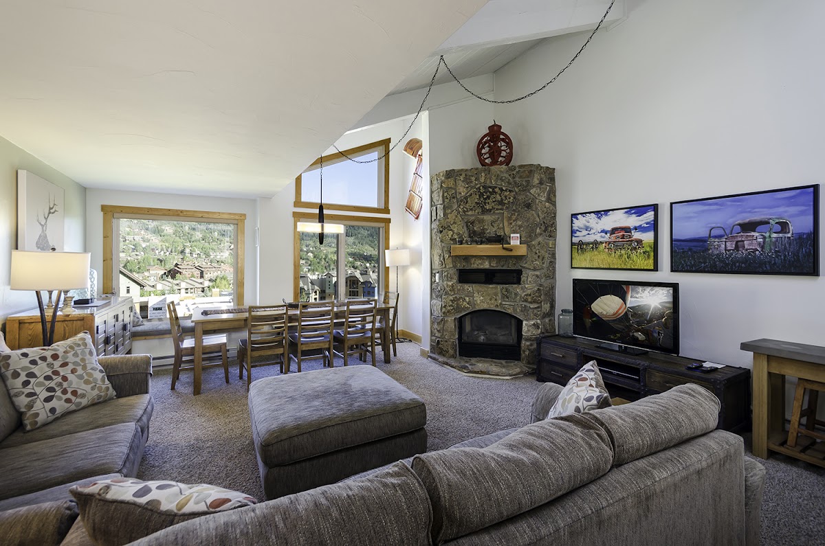 The West Condominiums by Mountain Resorts photo 3