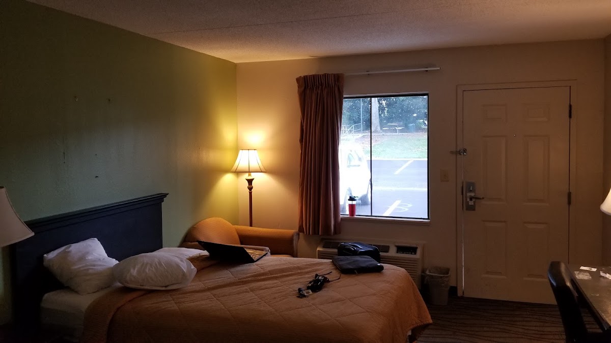 Executive Inn and Suites Enterprise photo 3