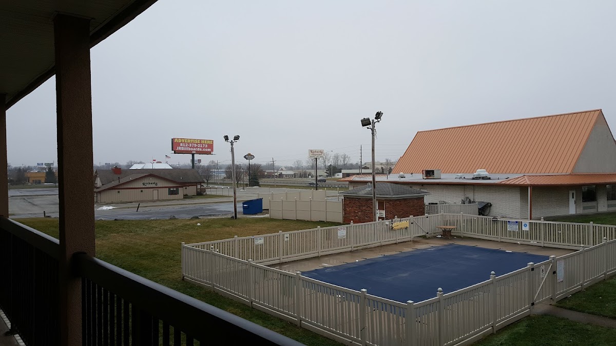 Days Inn & Suites by Wyndham Kokomo photo 3