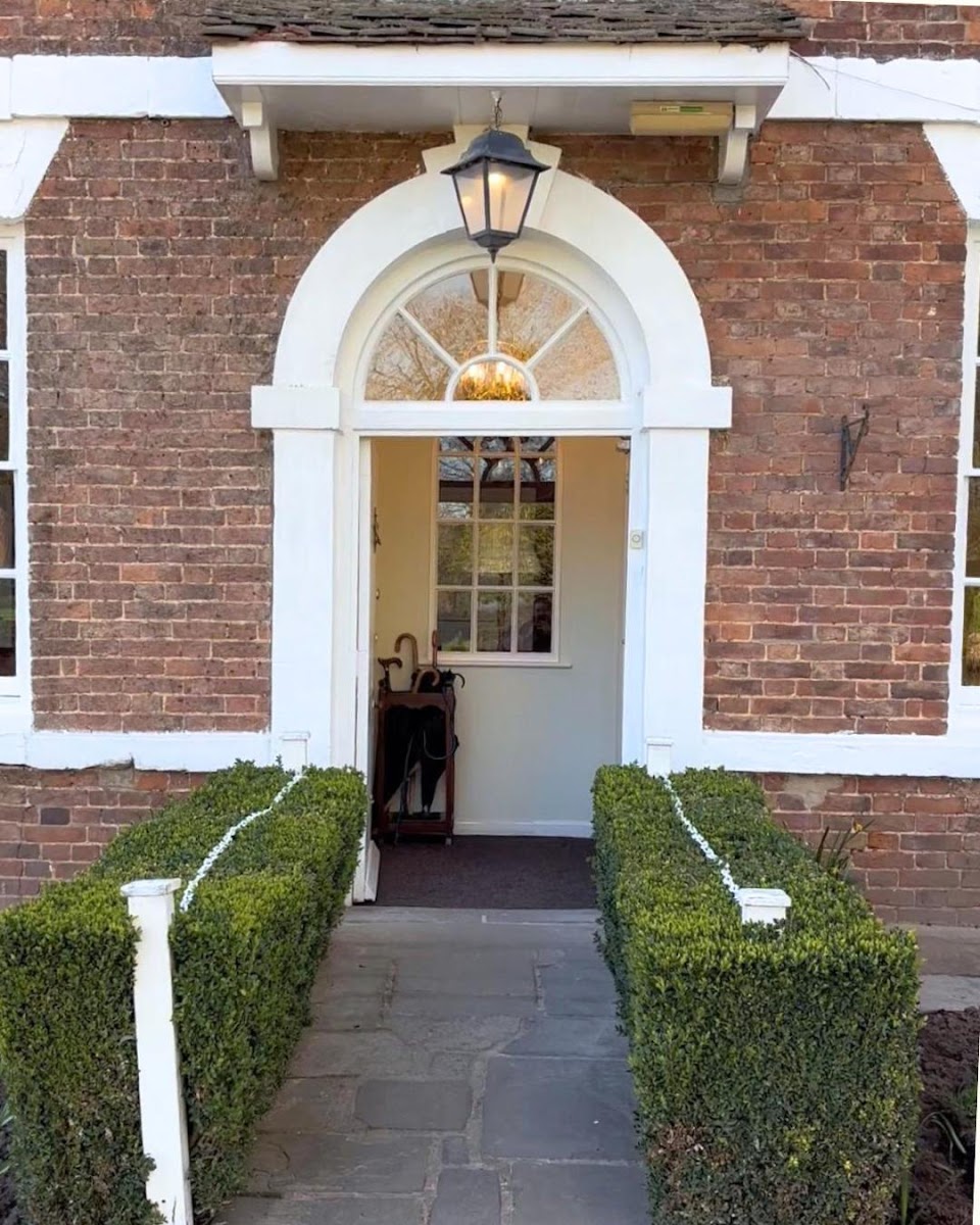Corse Lawn House
