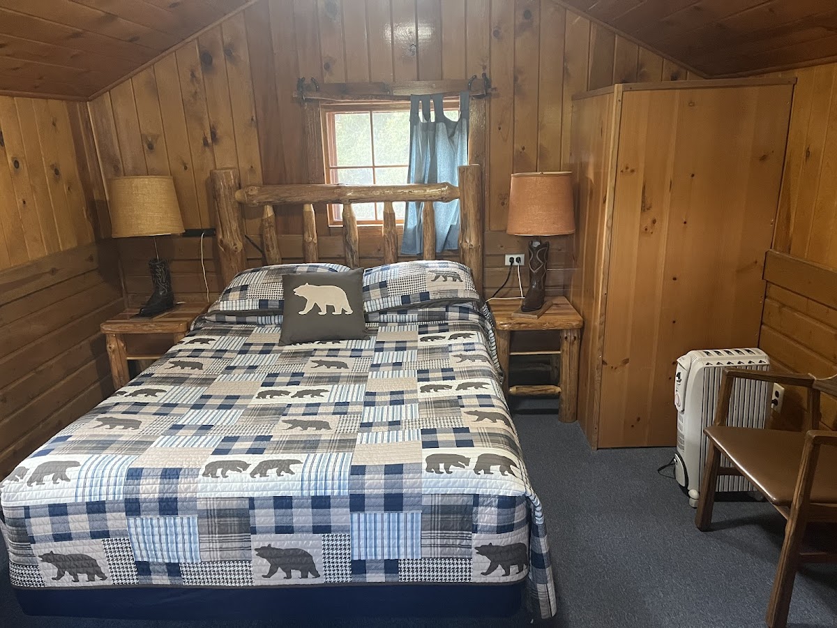Creekside Lodge Yellowstone