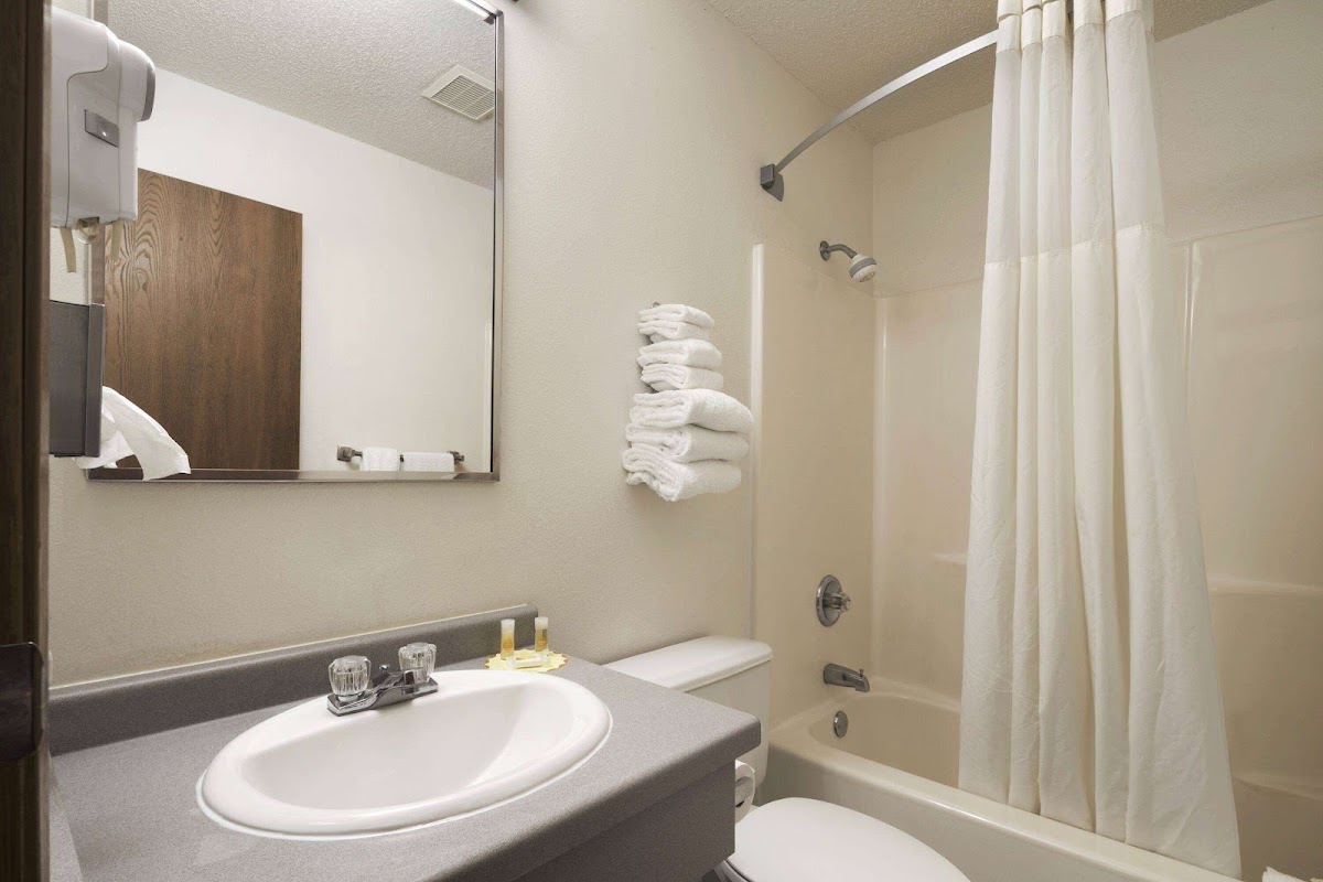 Days Inn by Wyndham Willmar photo 3