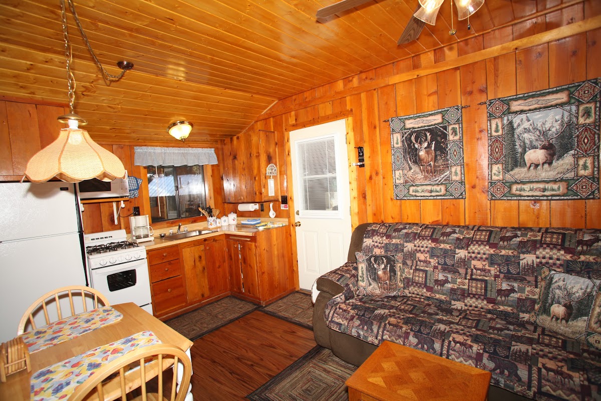 Reverse Creek Lodge photo 3