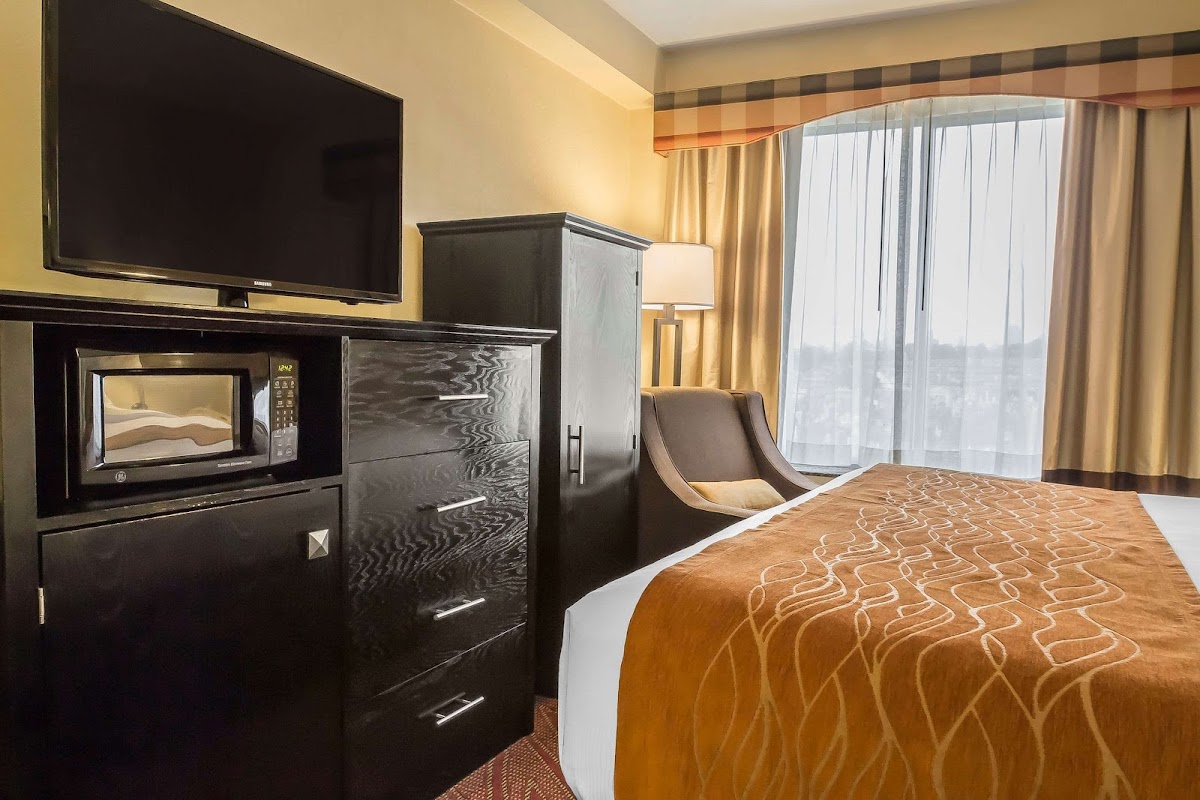 Comfort Inn & Suites LaGuardia Airport photo 2