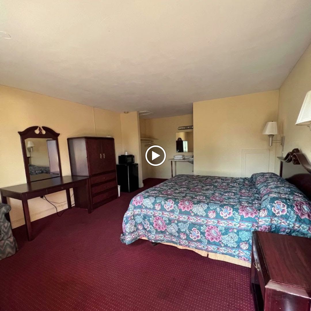 Courtland Inn photo 2