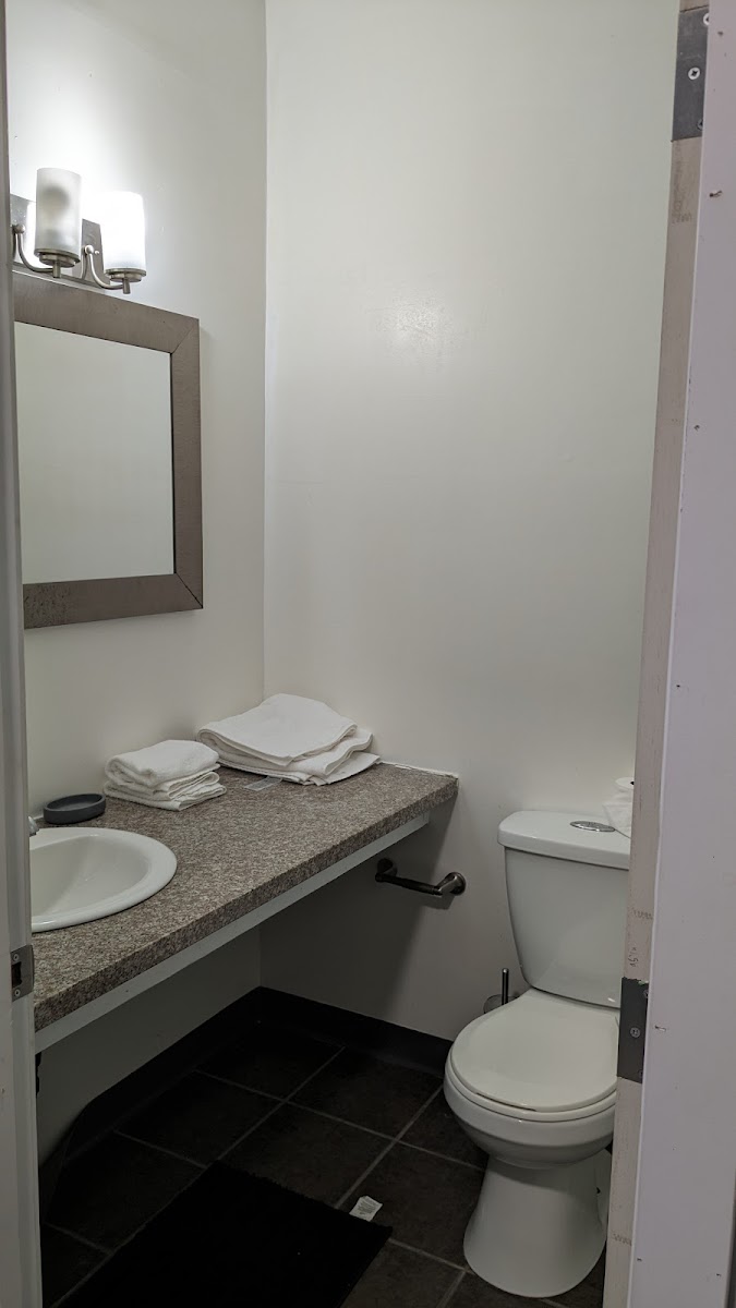Oakville Motor Hotel photo 3