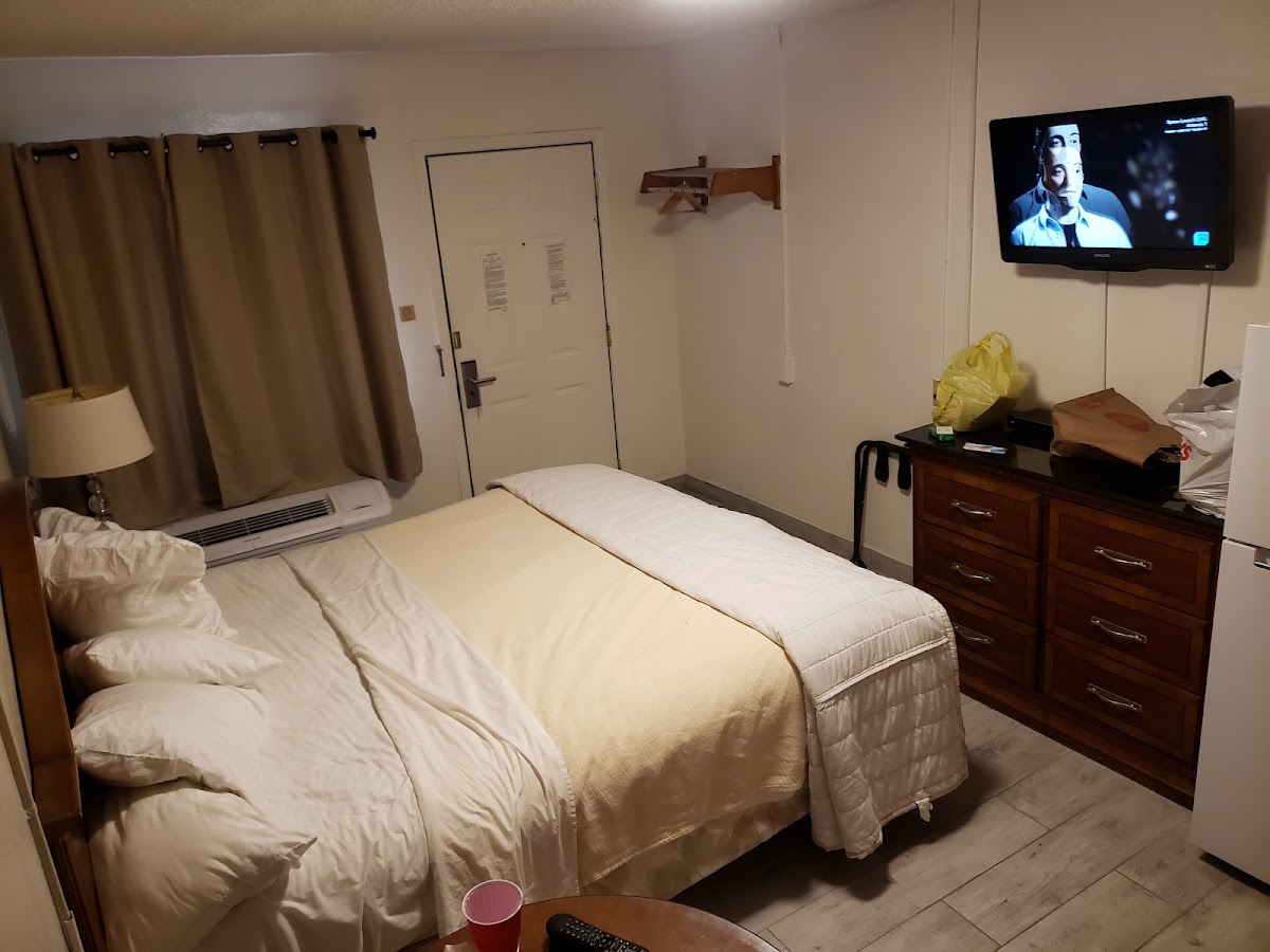 Vineyard Valley Inn