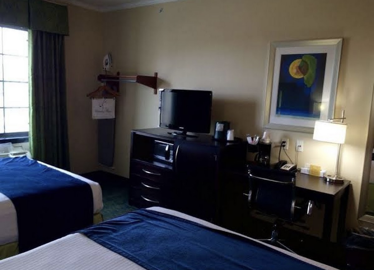 City View Inn & Suites photo 2