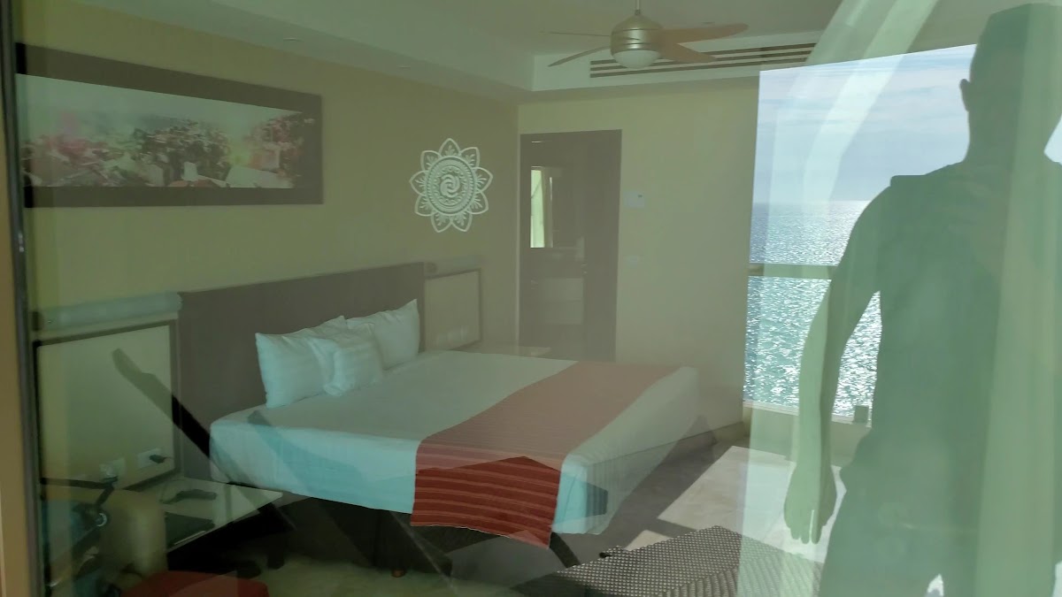 Sunset Plaza Beach Resort & Spa photo 2