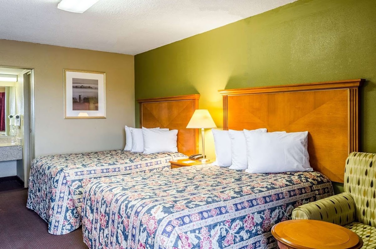 Delta inn and suites photo 2