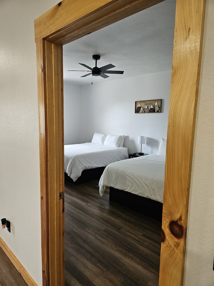 Roaring River Resort & RV Park photo 2