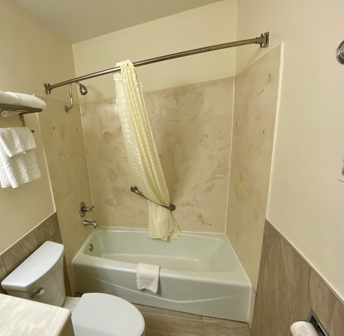 Roswell Inn photo 3