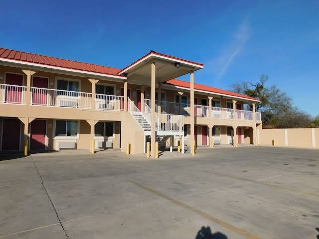eagle pass inn