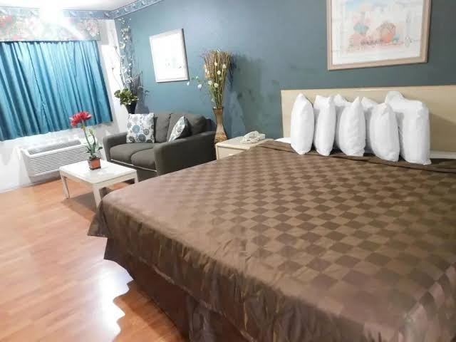 eagle pass inn photo 2