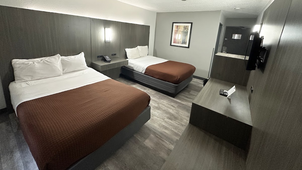 Magnuson Hotel Fort Wayne North photo 2