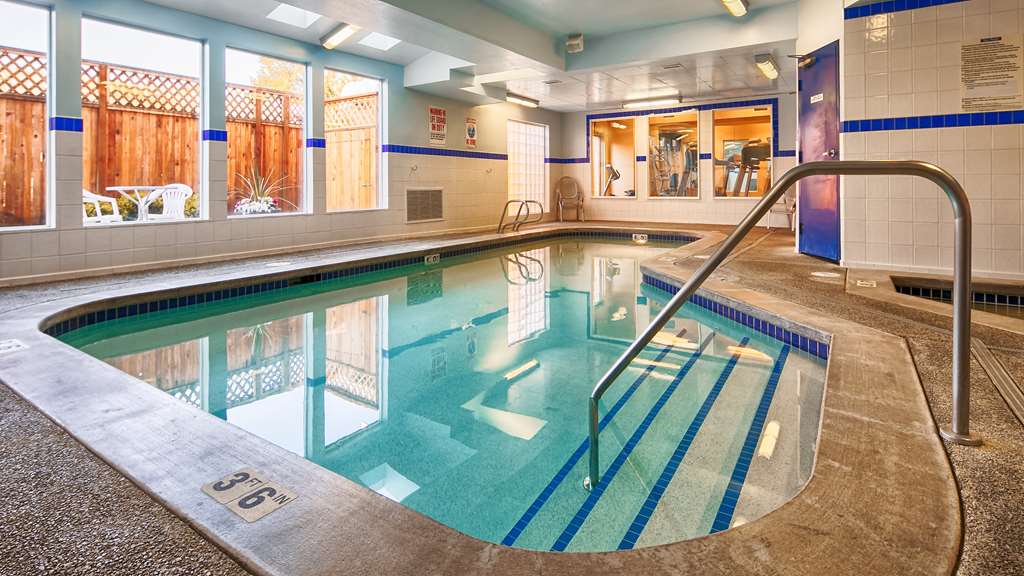 Executive Residency by Best Western Navigator Inn & Suites photo 3