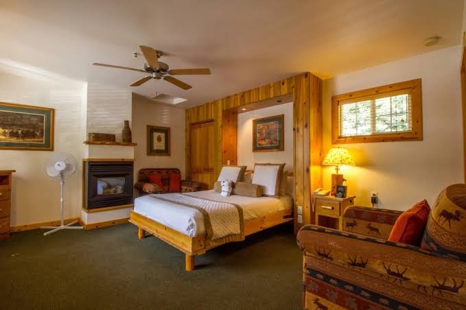 Red Wolf Lakeside Lodge photo 3
