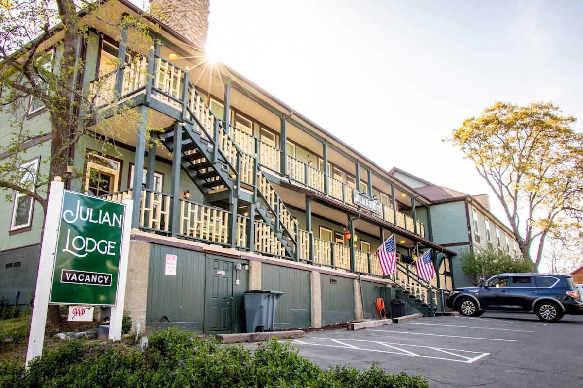 The Julian Lodge
