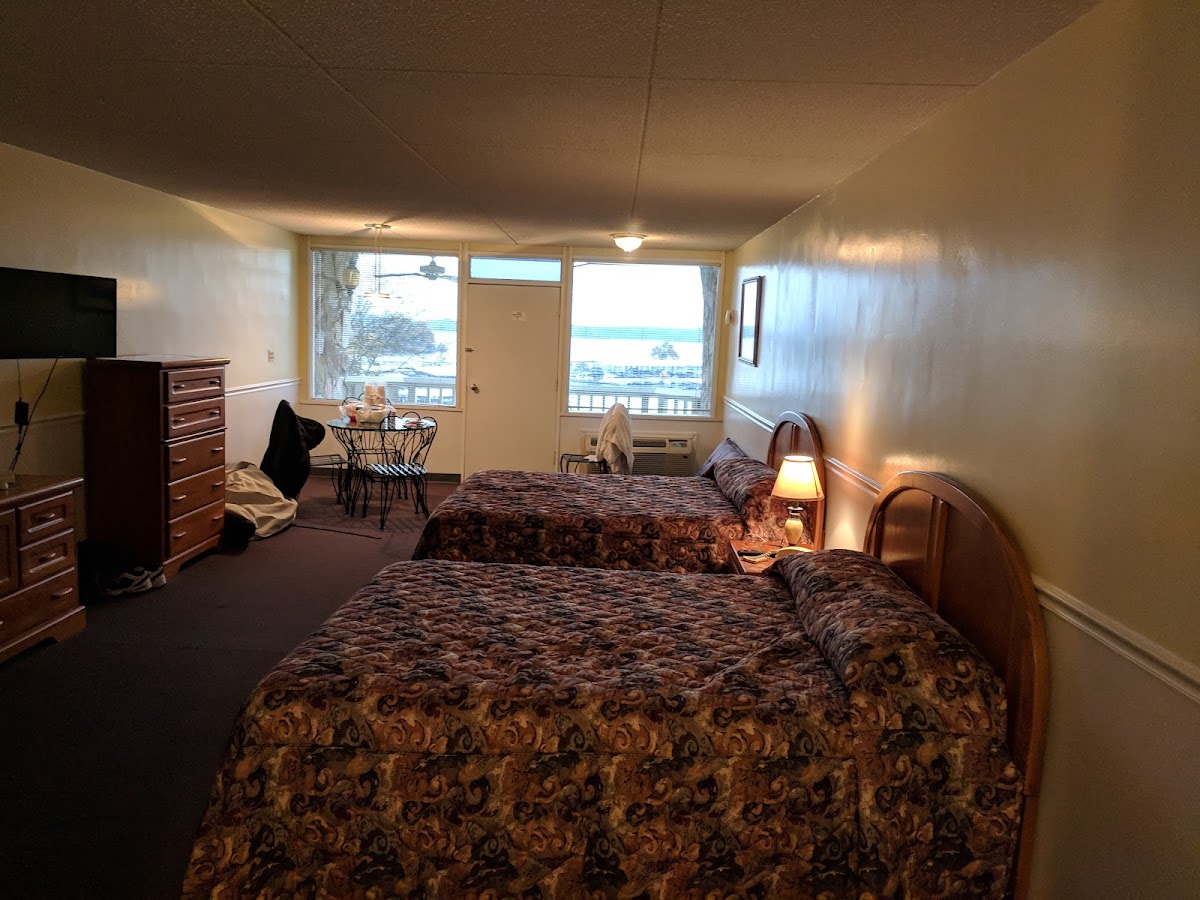 Island Cove Marina & Resort photo 2