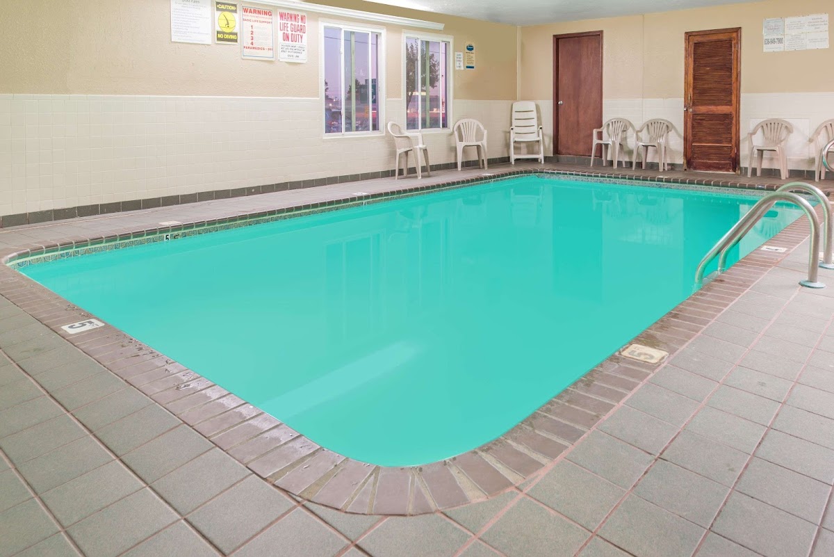 Super 8 by Wyndham O'Fallon MO/St. Louis Area photo 3
