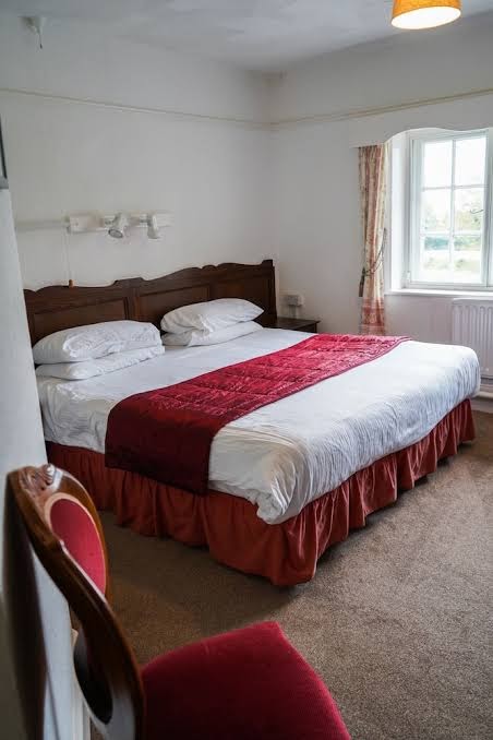 The Fox & Hounds Hotel & Restaurant photo 2
