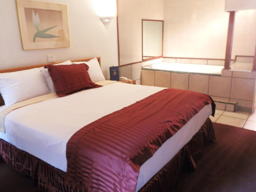Americas Best Value Inn & Suites Kansas City photo 3