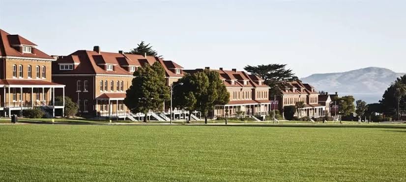 Presidio Parkway Inn