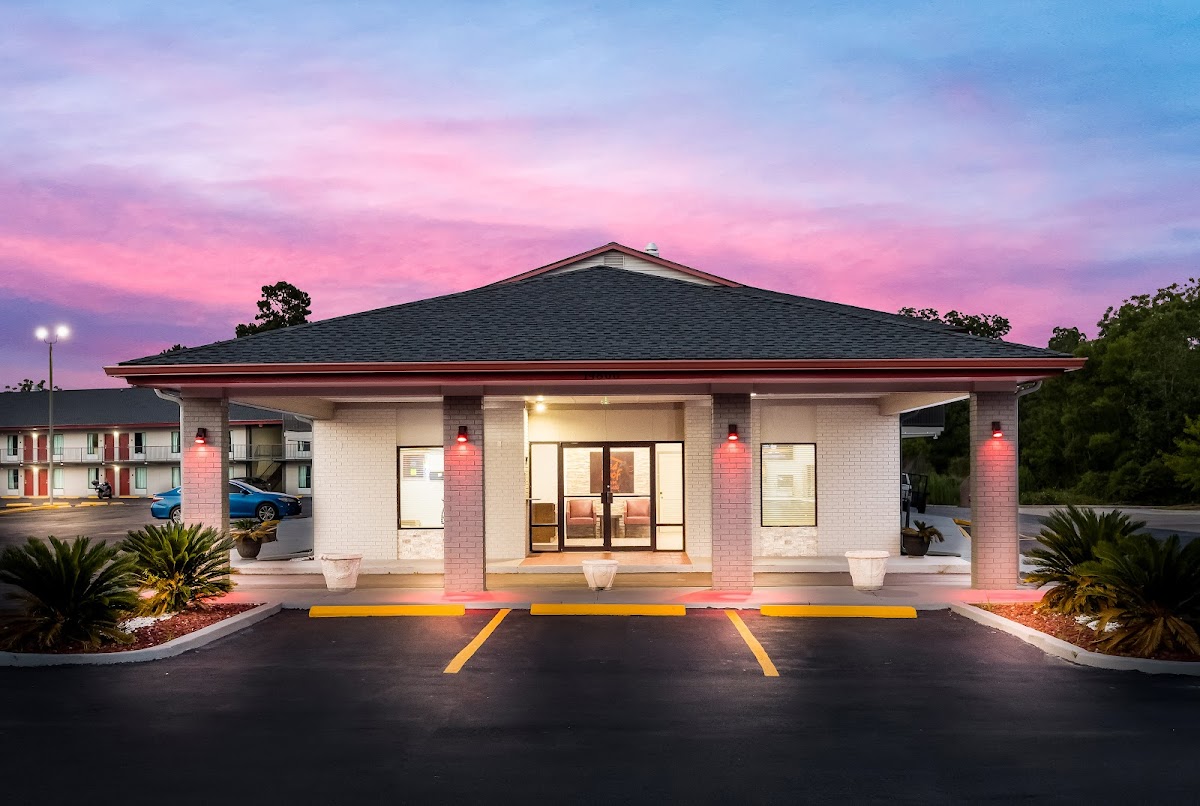 Red Roof Inn & Suites Thomasville