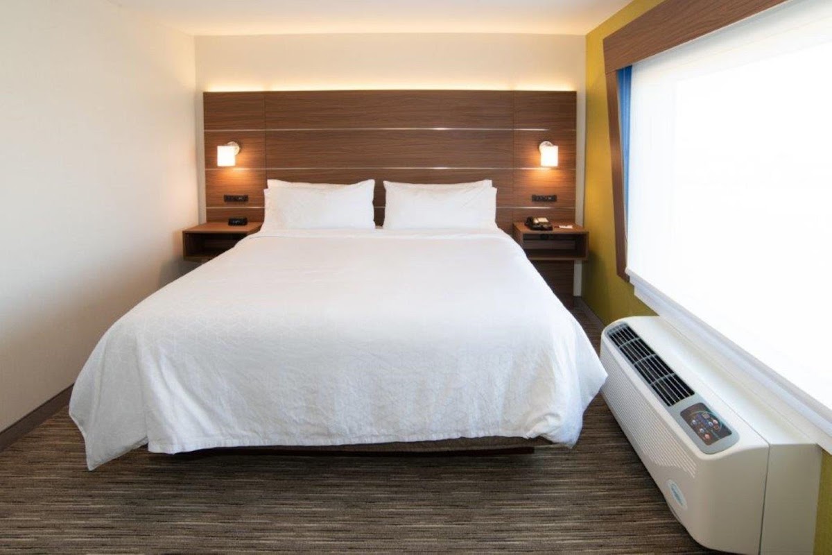 Holiday Inn Express & Suites North Battleford by IHG photo 3