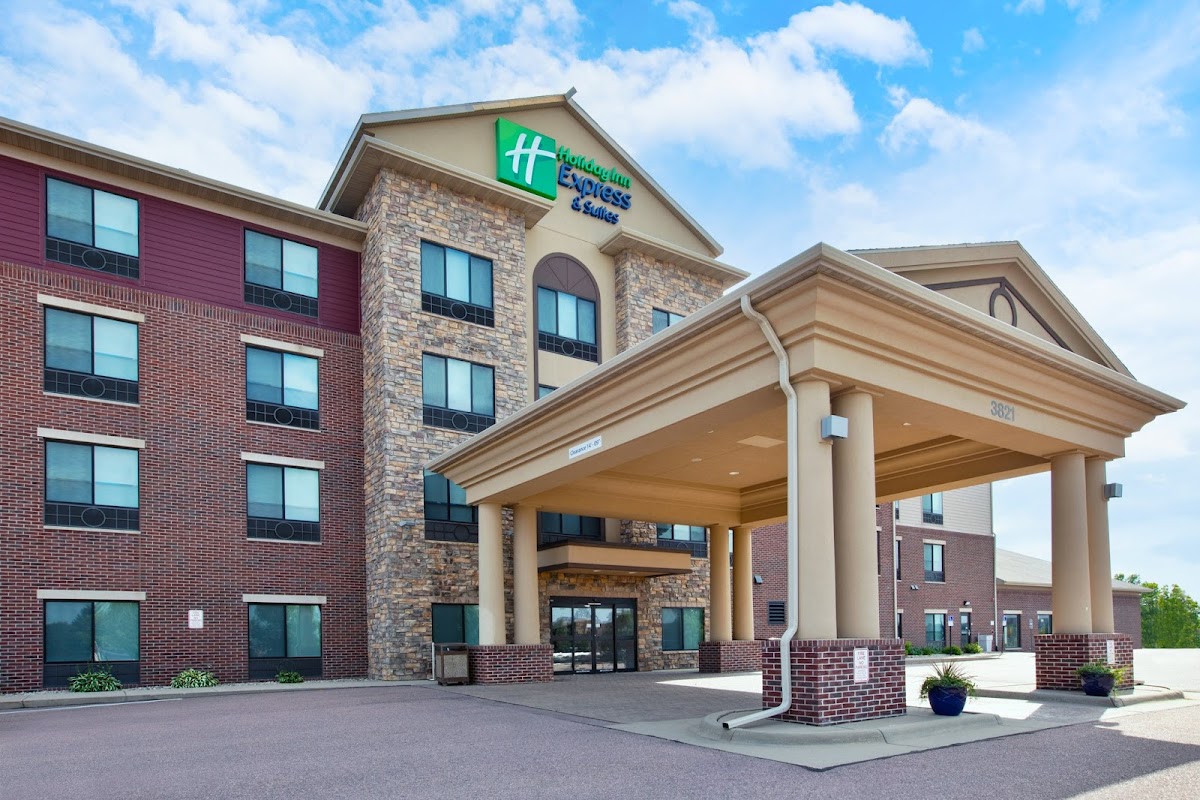 Holiday Inn Express & Suites Sioux Falls Southwest by IHG