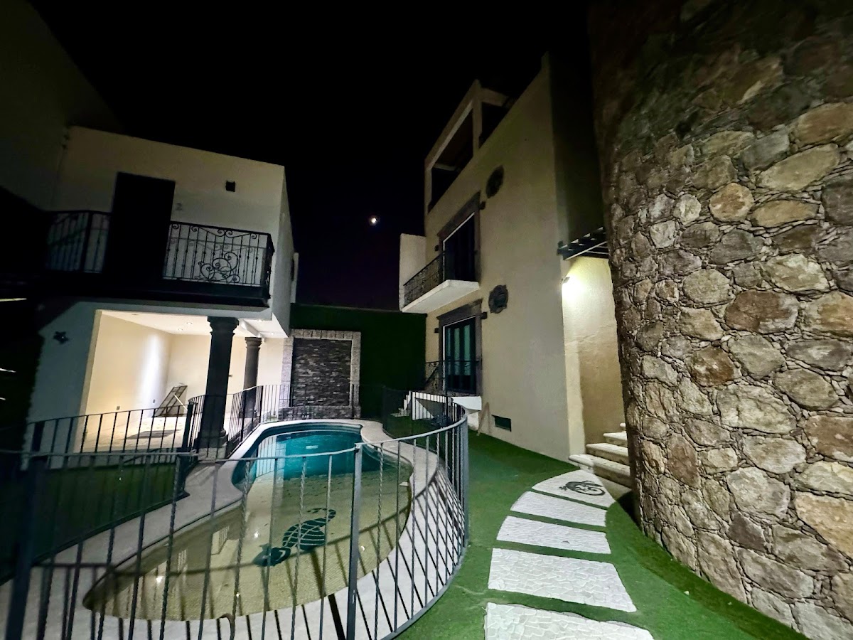 Casa Luna Guest House