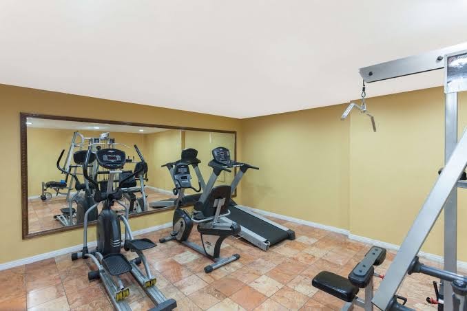 Days Inn by Wyndham Mission Valley/SDSU photo 3
