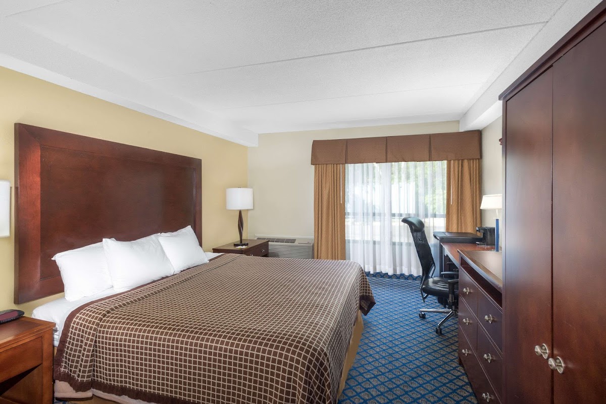Days Inn by Wyndham Geneva/Finger Lakes photo 2