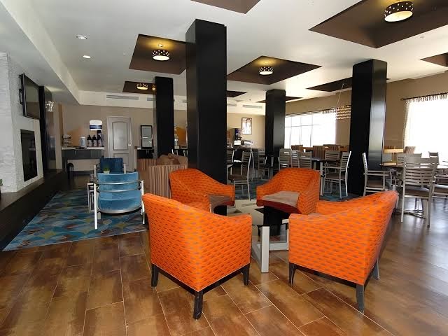 Holiday Inn Express Hutchinson by IHG photo 2