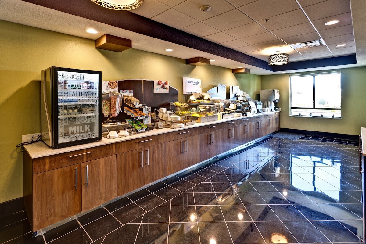 Holiday Inn Express Hutchinson by IHG photo 3