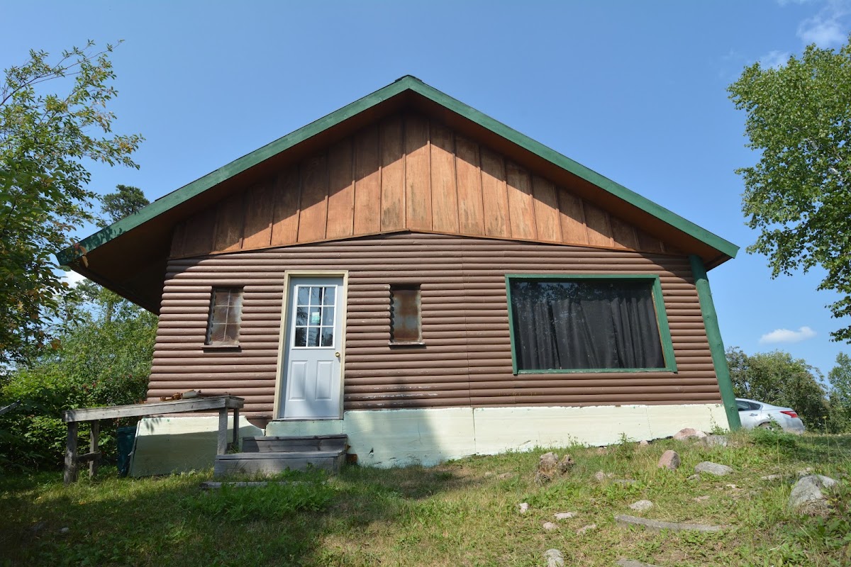 Snowbank Lodge and Outfitters
