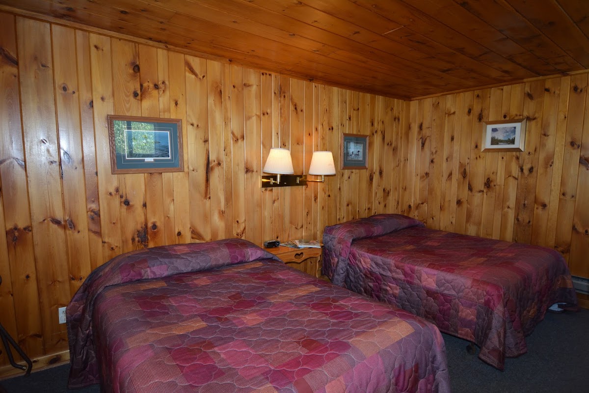 Snowbank Lodge and Outfitters photo 2