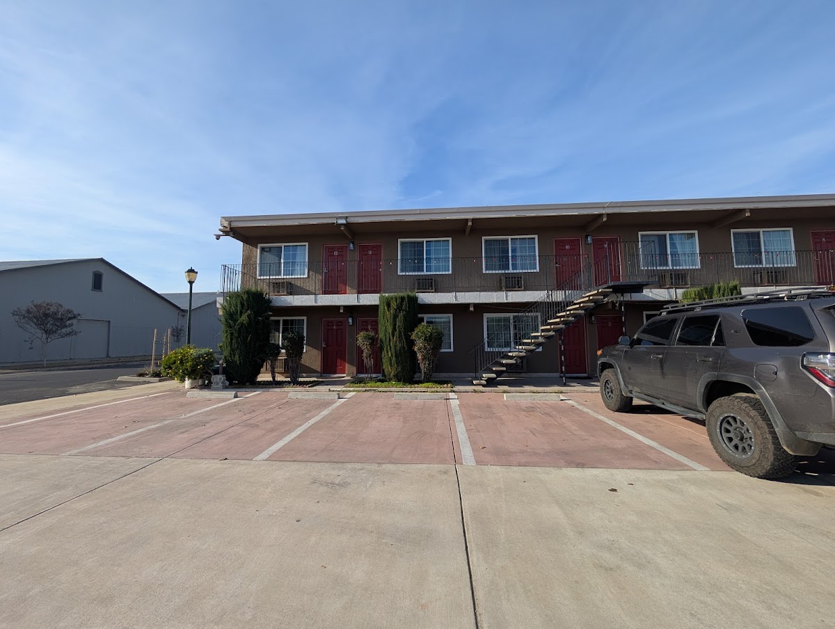 Emil's Motel & Storage