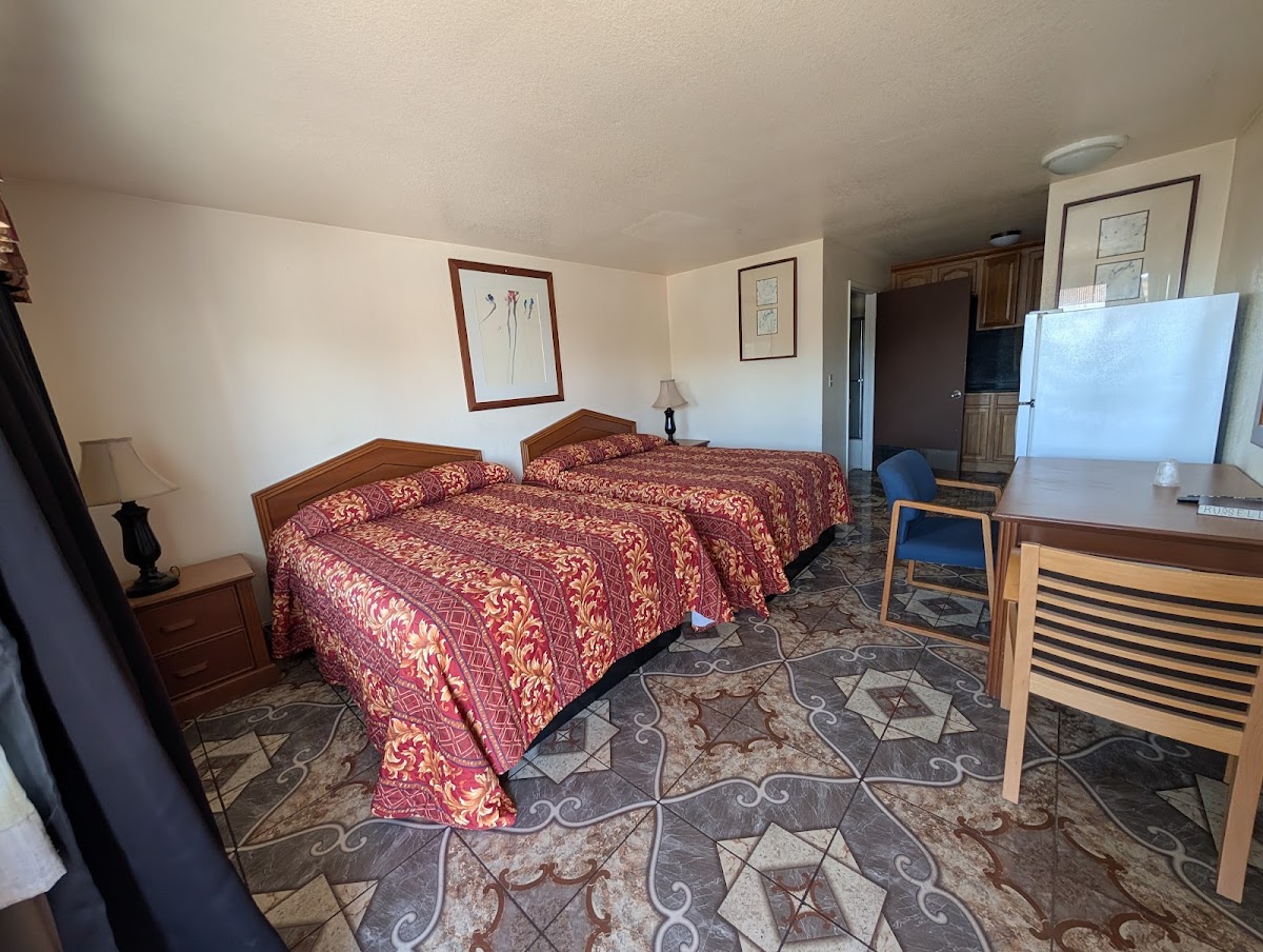 Emil's Motel & Storage photo 2