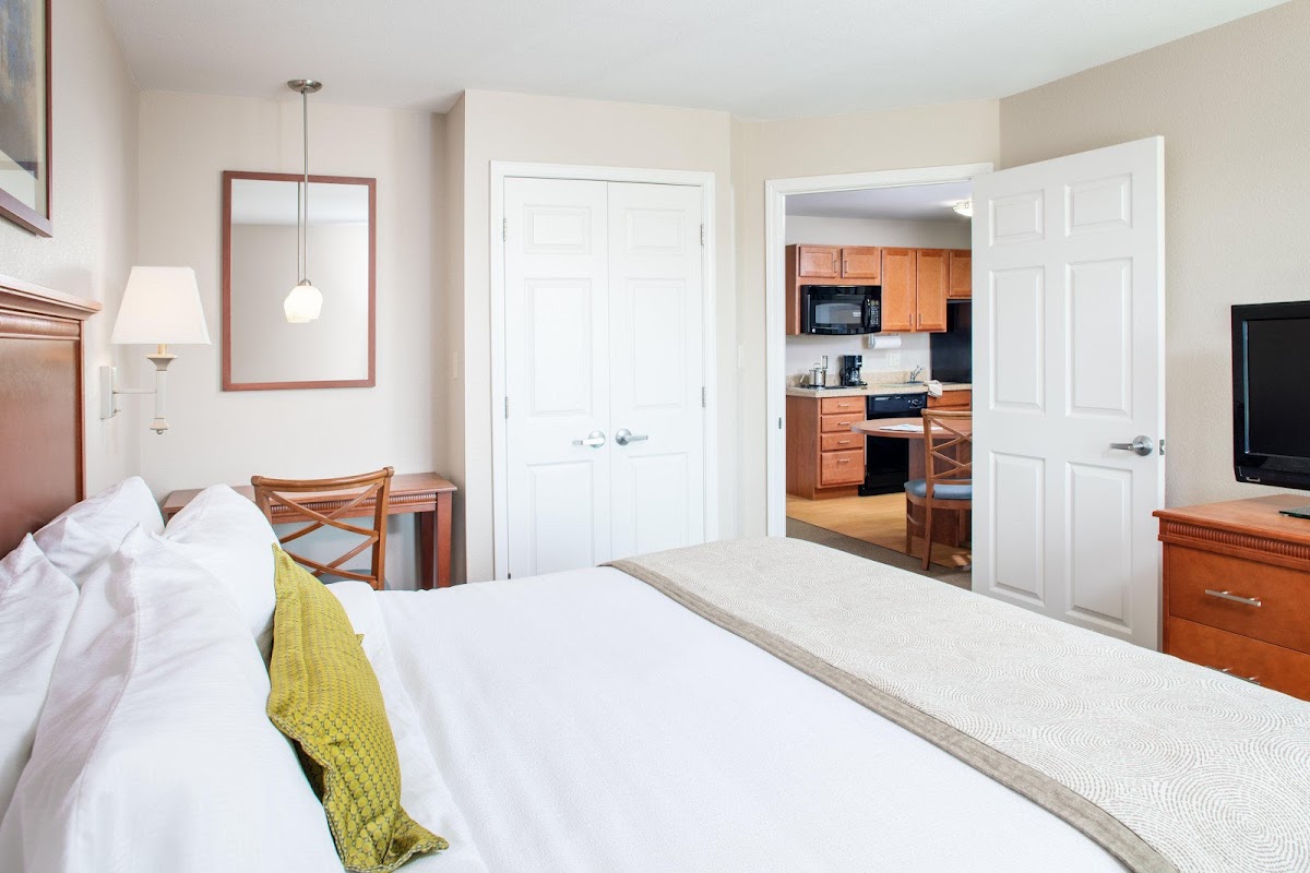 Candlewood Suites Bellevue by IHG photo 3