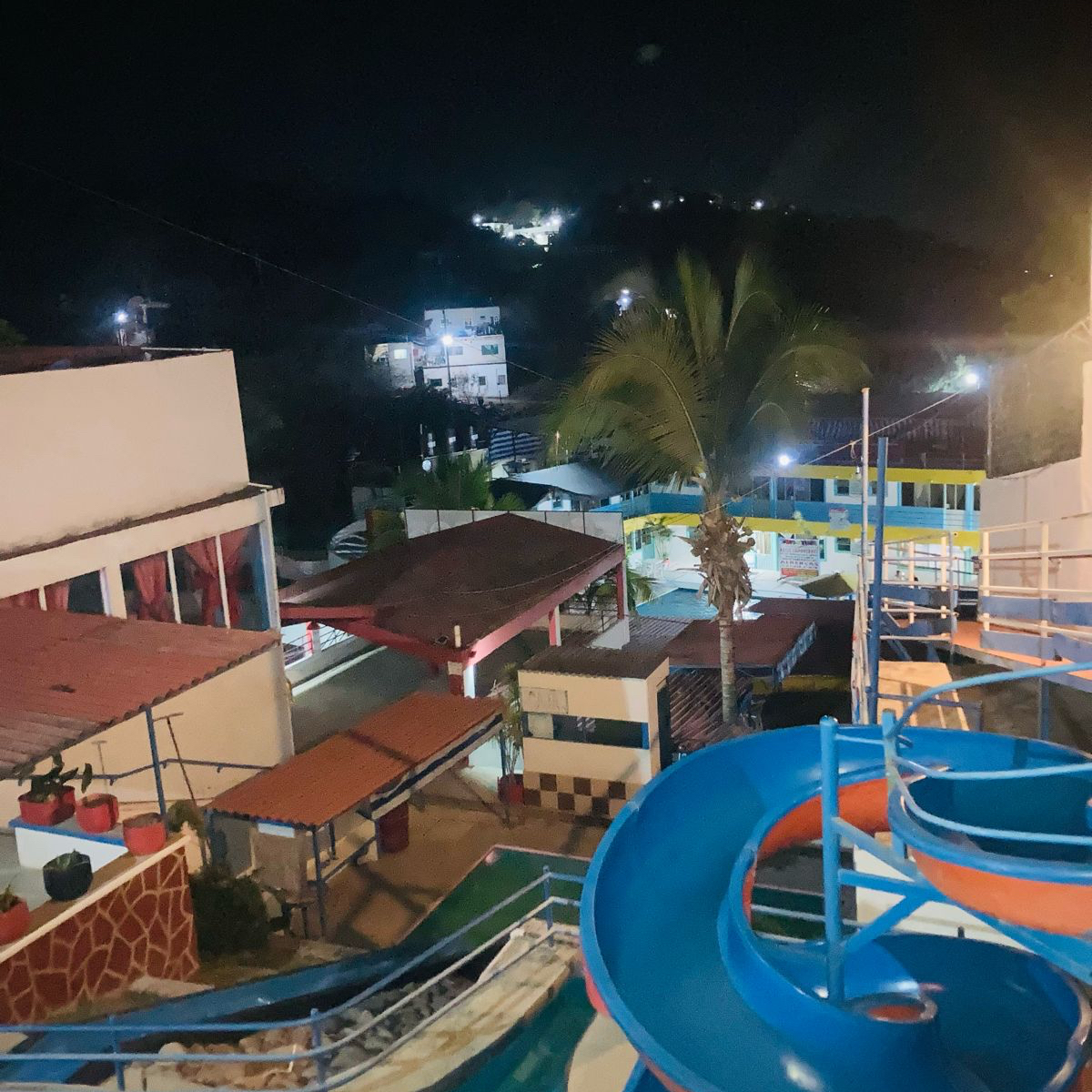 HOTEL TWISTER diversión
