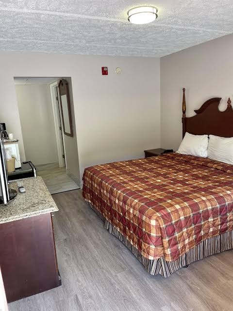 Pin Oak Parkway Inn photo 3