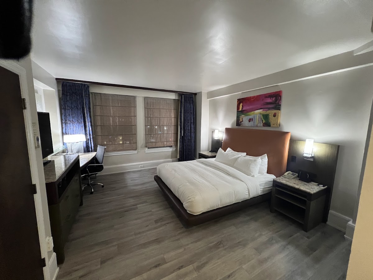 The Tudor Arms Hotel Cleveland - a DoubleTree by Hilton photo 2