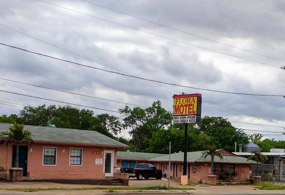 Flora Motel-Dallas photo 2