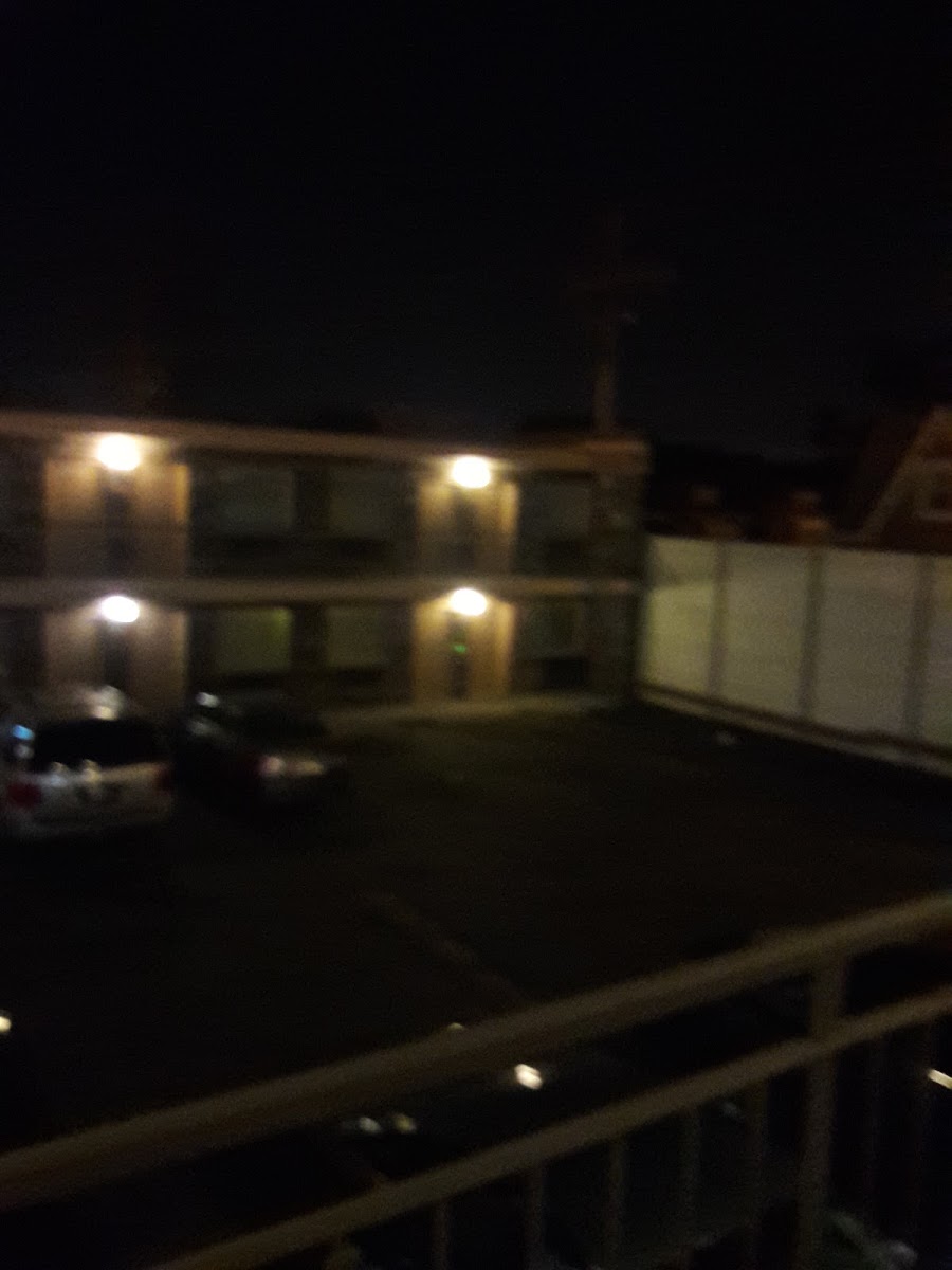 Beverly Inn Motel - extended stay photo 2