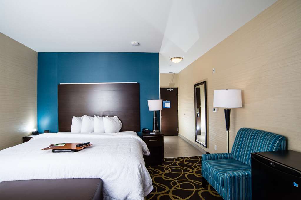 Hampton Inn & Suites by Hilton Regina East Gate photo 2