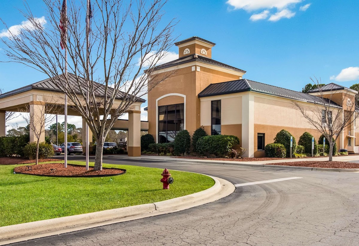 Clarion Pointe New Bern