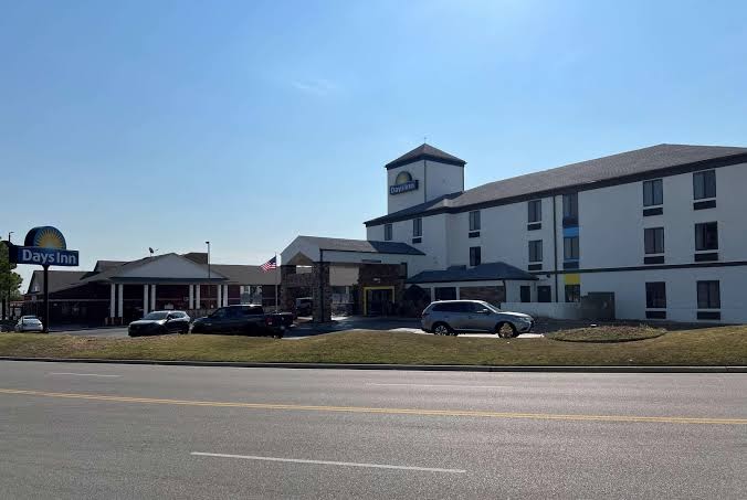 Days Inn by Wyndham Tulsa Central photo 3