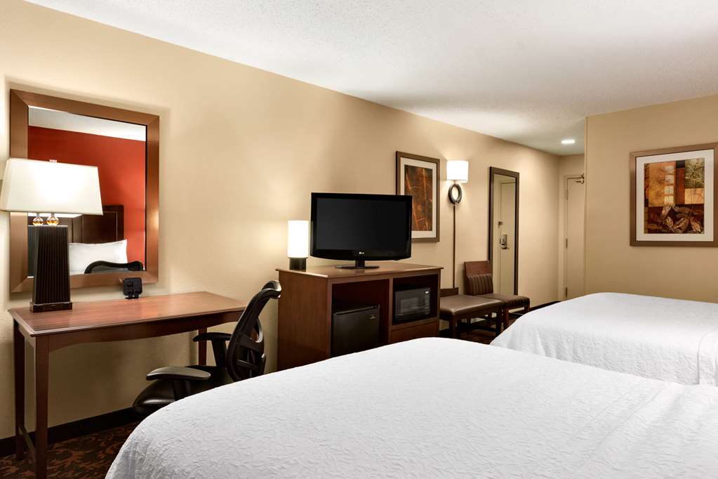 Hampton Inn Houston-Willowbrook Mall photo 2